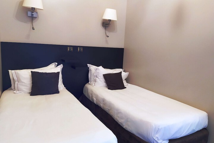 Room 14 of 44