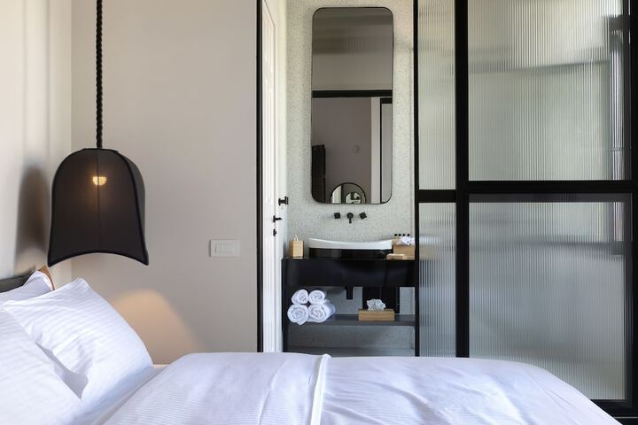 Room 20 of 74