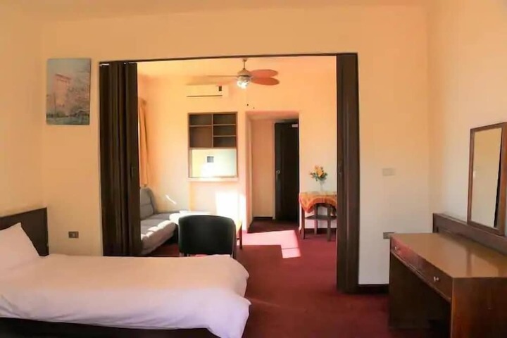 Room 10 of 39