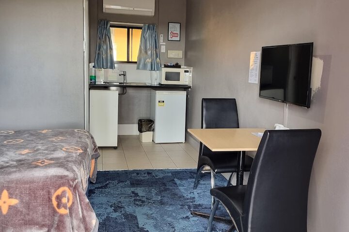 Room 8 of 21