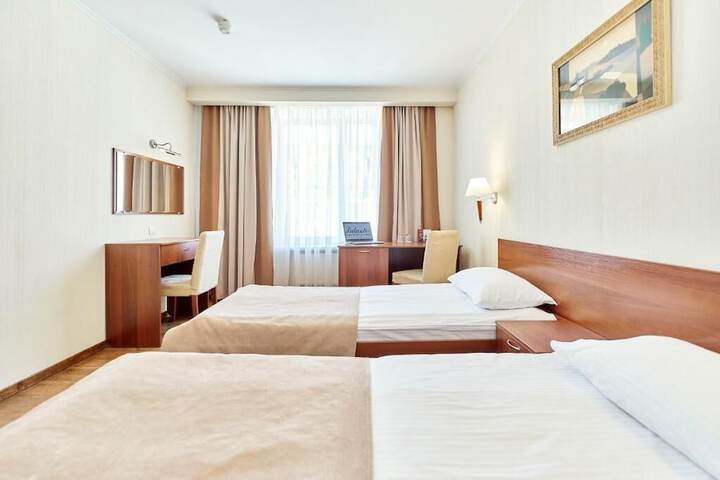 Room 6 of 39