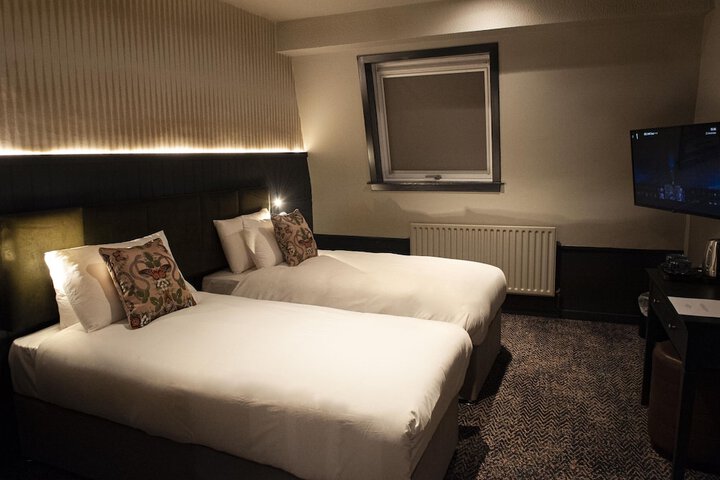 Room 19 of 99