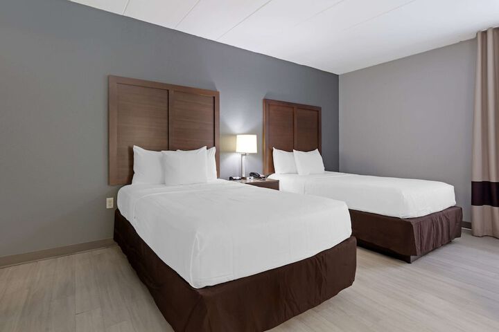 2 Double Beds (11 of 14)