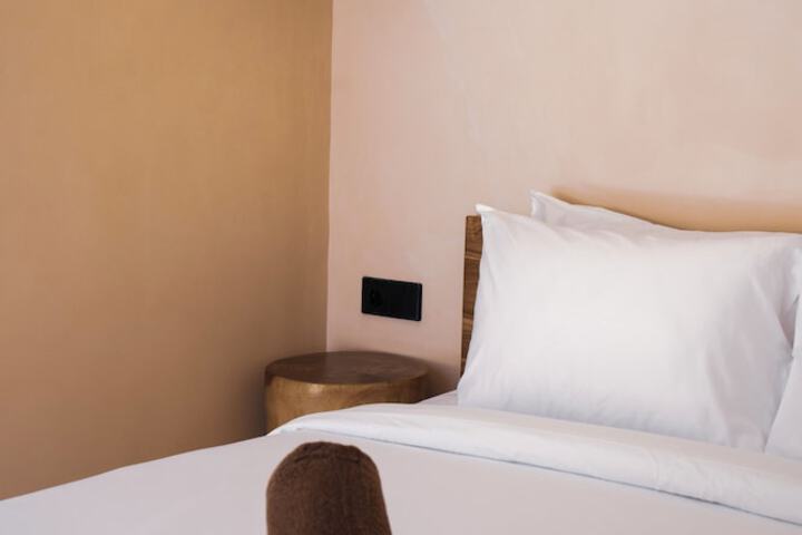 Room 28 of 61