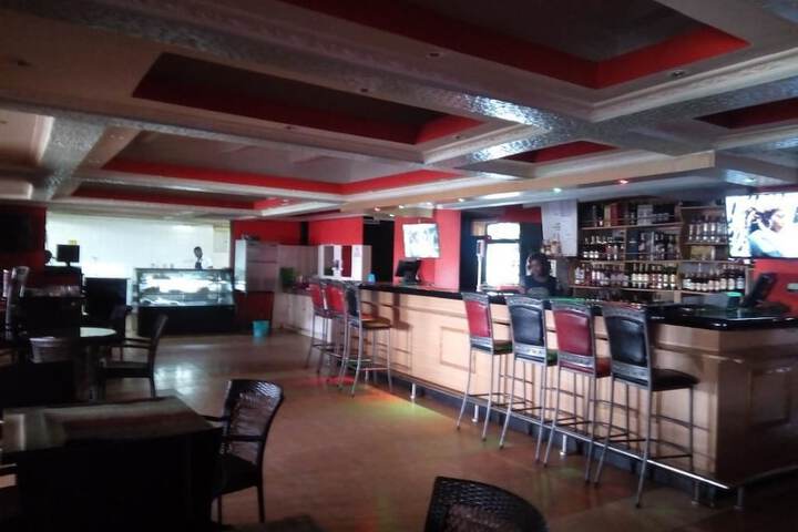 Lounge 19 of 22