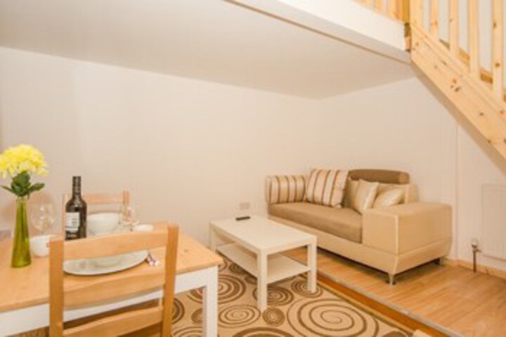 Room 3 of 6