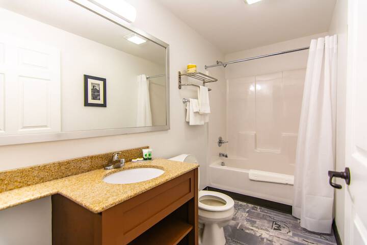 Room 11 of 16