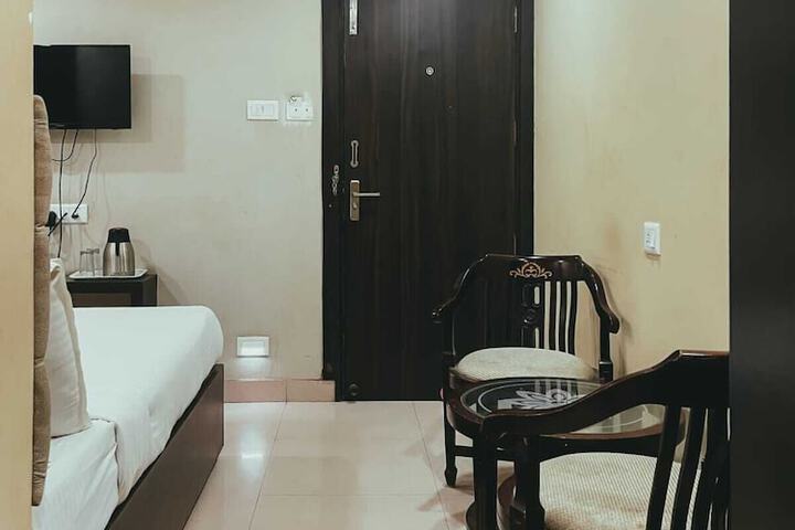 Room 17 of 53