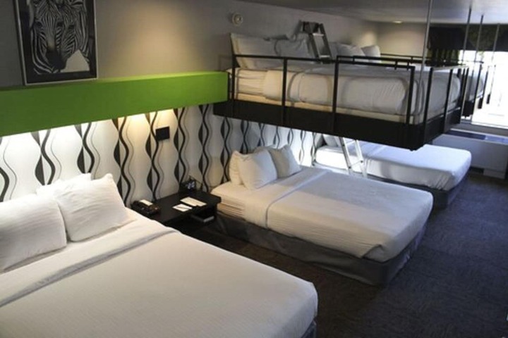 2 Queen Beds (15 of 23)