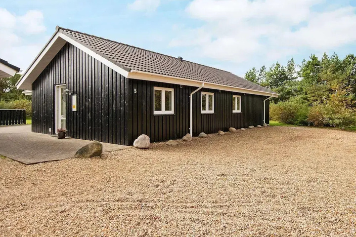 8 Person Holiday Home in Tarm
