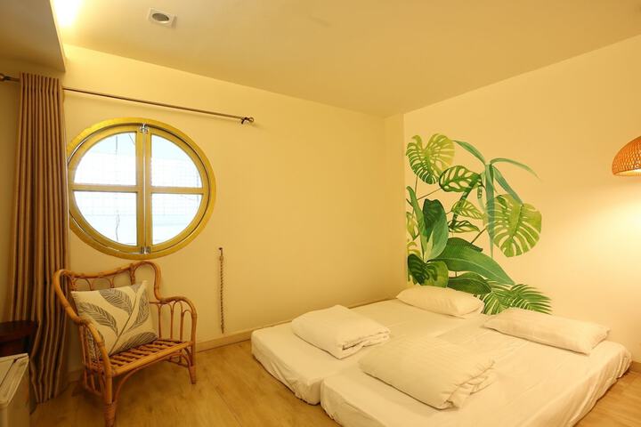 Room 47 of 91