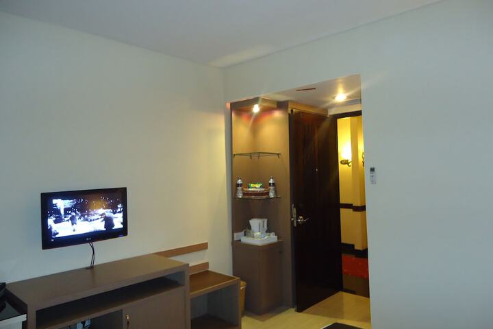Room 12 of 42