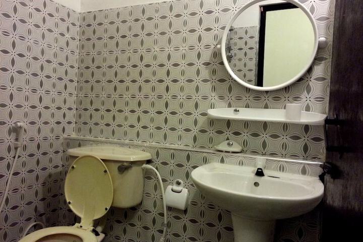 Room 53 of 70