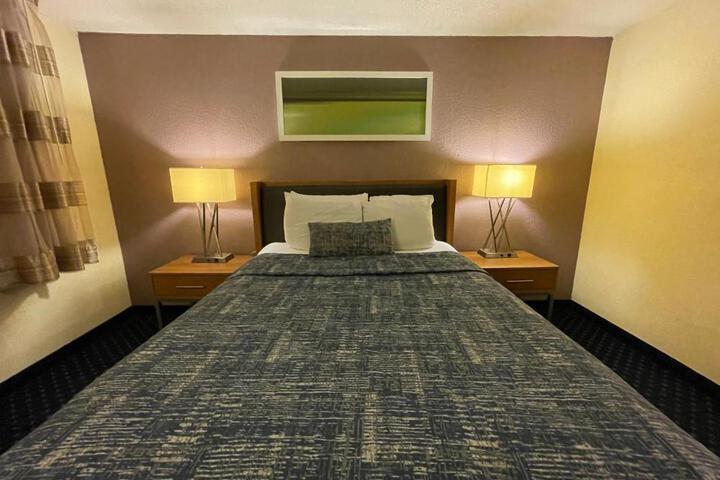 Standard Double Bed (4 of 16)