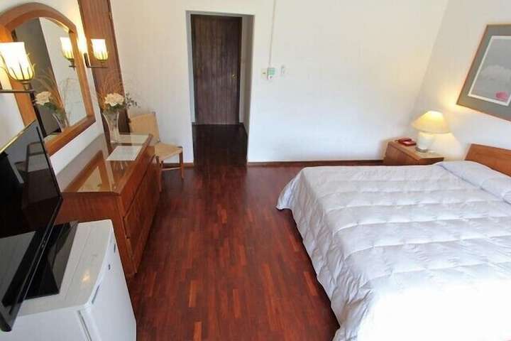 Room 48 of 166