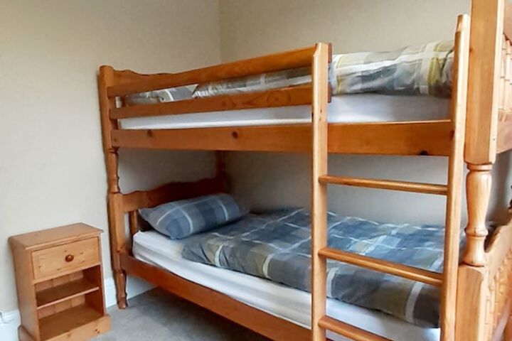 Room 2 of 125