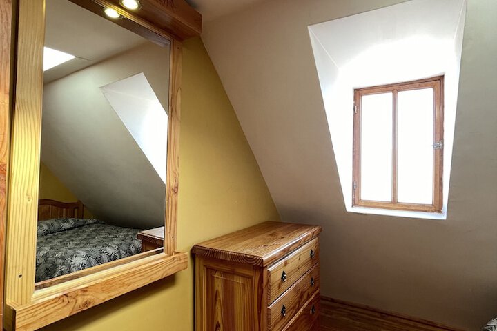 Room 5 of 44