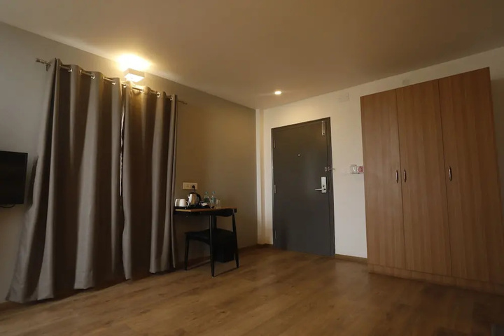 Room 3 of 27
