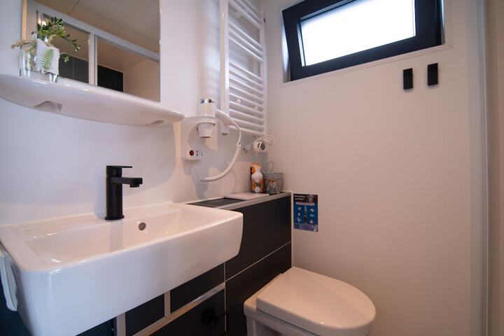 Room 12 of 24