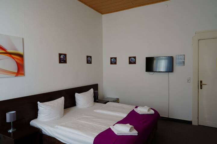 Room 25 of 71