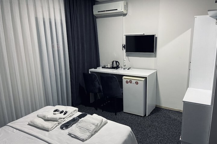 Room 7 of 16