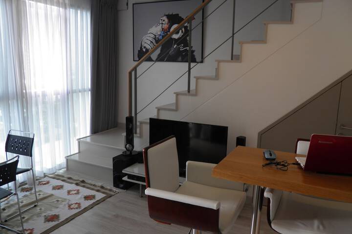 Room 10 of 38
