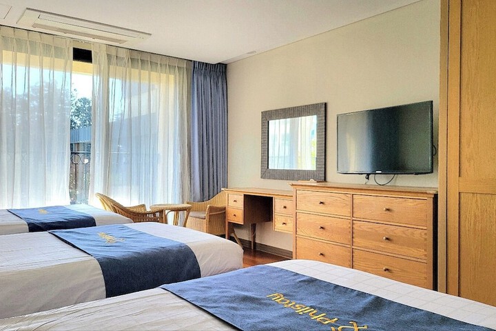 Room 26 of 35