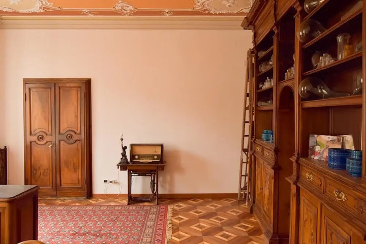 Room 5 of 19