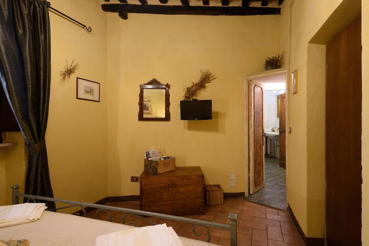 Room 30 of 53