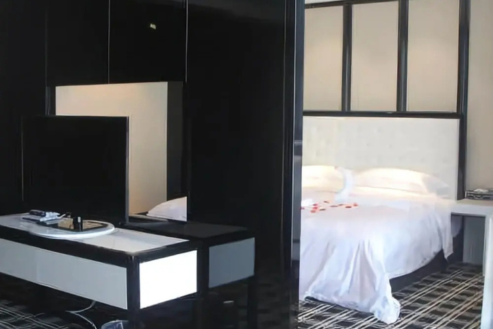 Room 14 of 20
