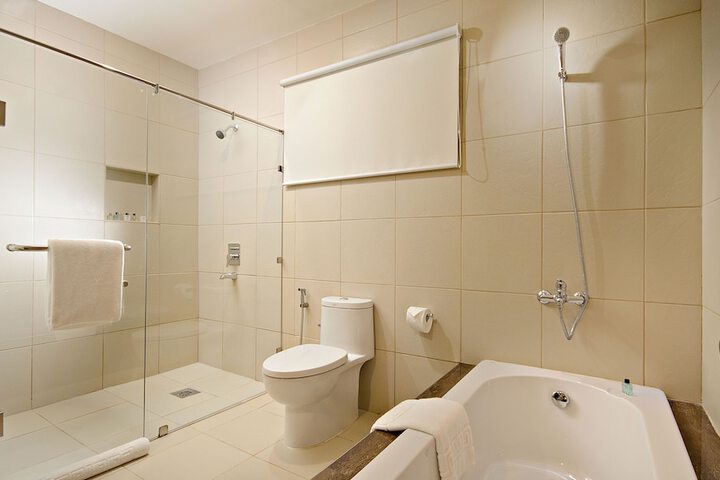 Room 32 of 69