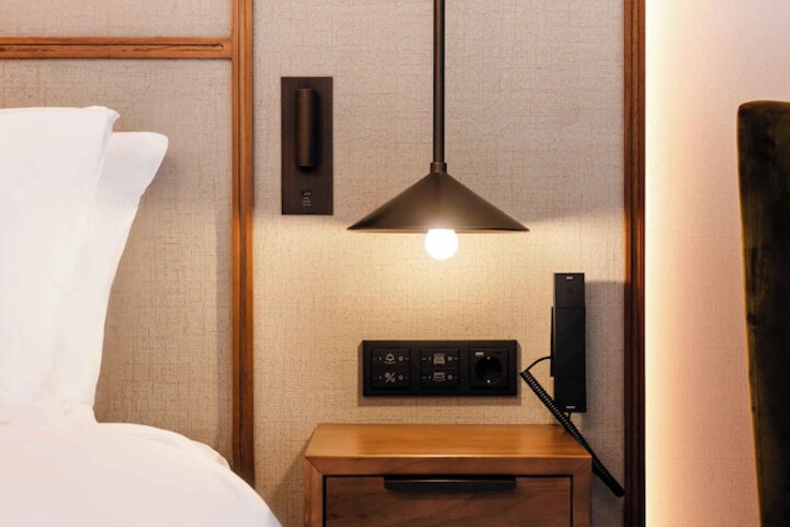 Room 8 of 43