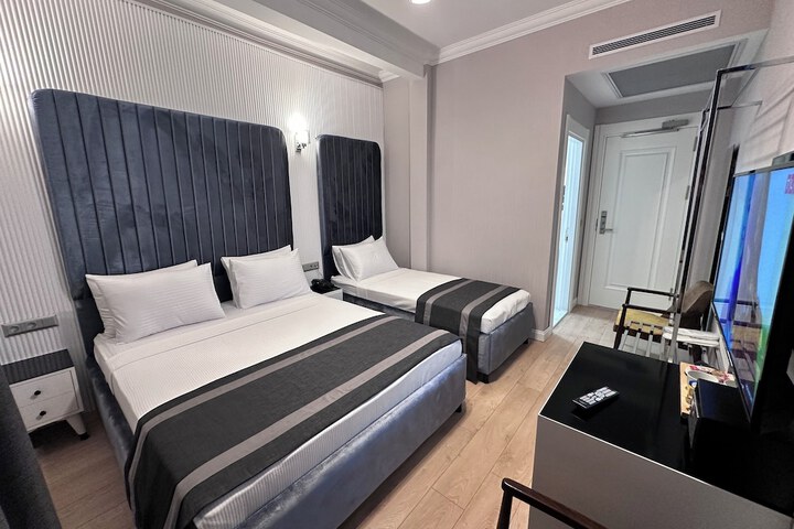 Room 14 of 71
