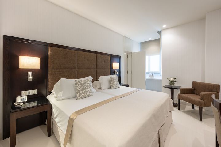 Room 34 of 158