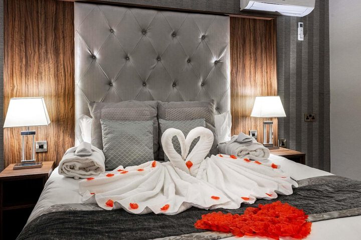 Room 27 of 158