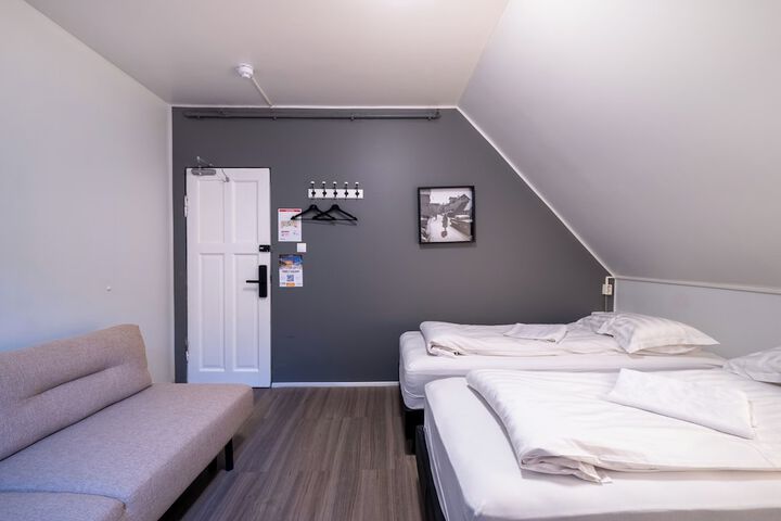 Room 19 of 97
