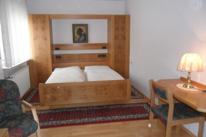 Room 2 of 22
