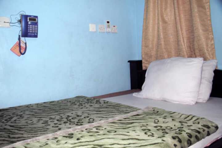 Room 17 of 42