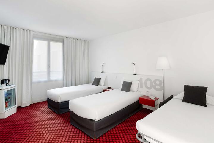 Room 12 of 60