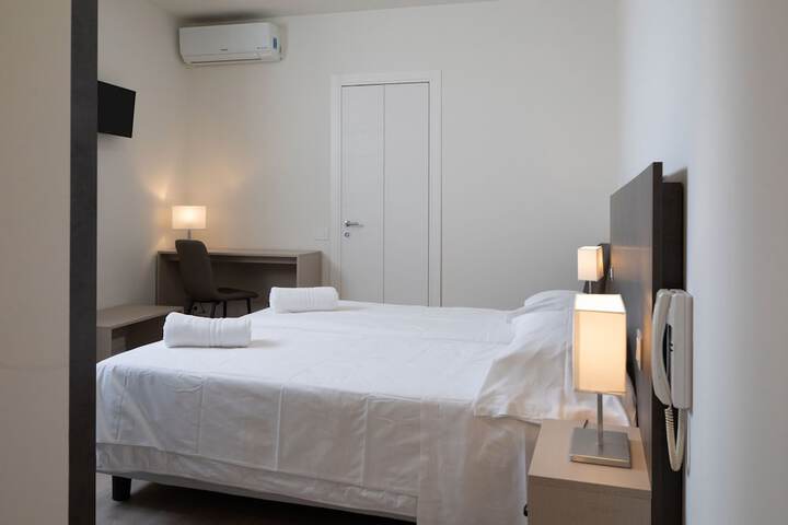 Room 34 of 86