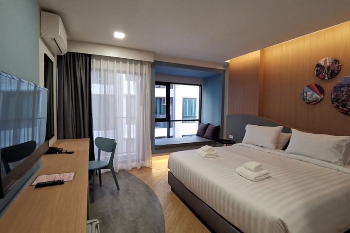 Room 8 of 35
