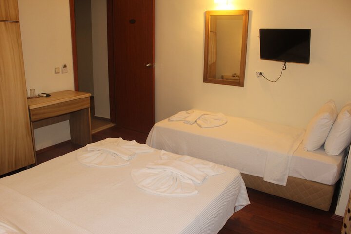 Room 12 of 66