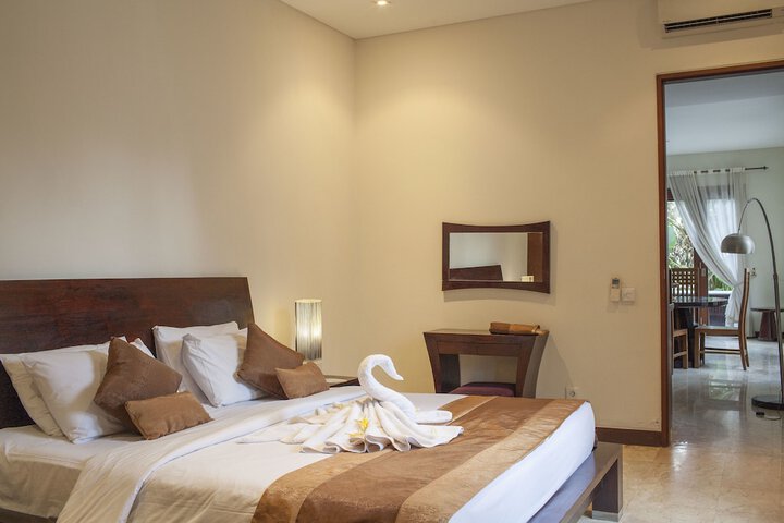 Room 5 of 28