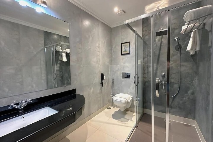 Room 10 of 15