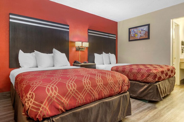 2 Double Beds (7 of 17)