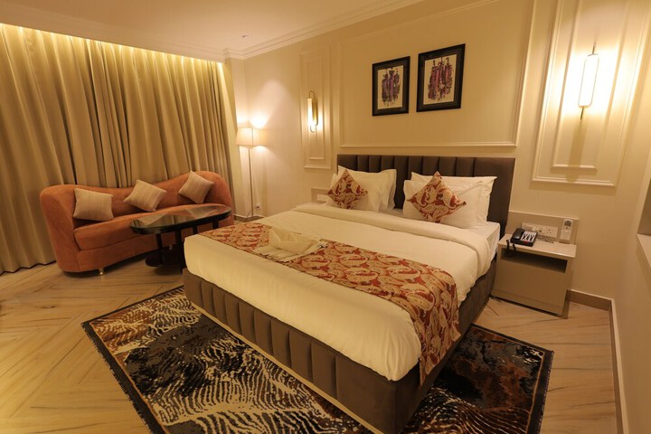 Room 15 of 48