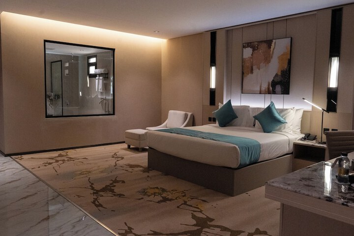 Room 16 of 46