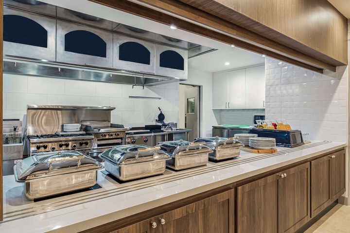 Breakfast/Coffee Service 24 of 45