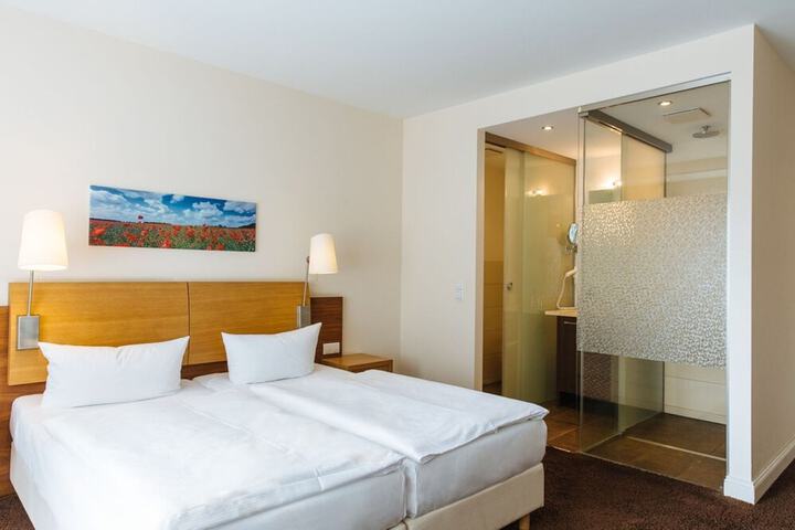 Room 16 of 50