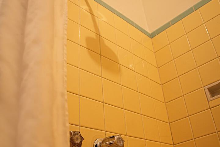 Room 12 of 16